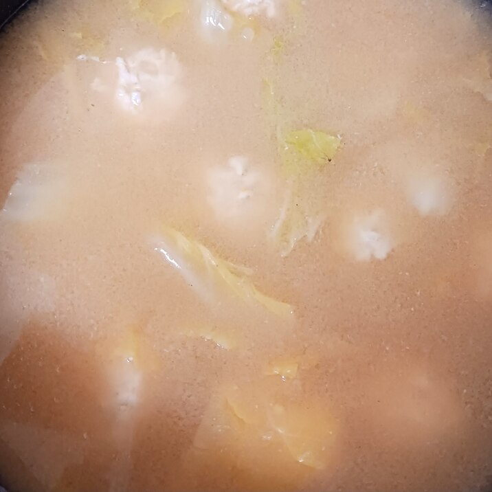 白菜とつくねの味噌汁